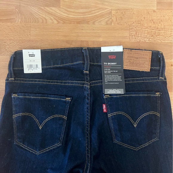 Levi’s "711 Skinny" Jeans (26x28) - Picture 4 of 8